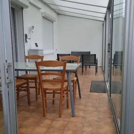 Maison Conviviale Pres De Avec Jardin, 100 M² Charron (Creuse)