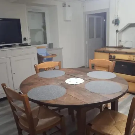 Maison Conviviale Pres De Avec Jardin, 100 M²
