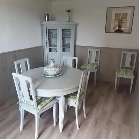 בית נופש Maison Conviviale Pres De Avec Jardin, 100 M² Charron (Creuse)
